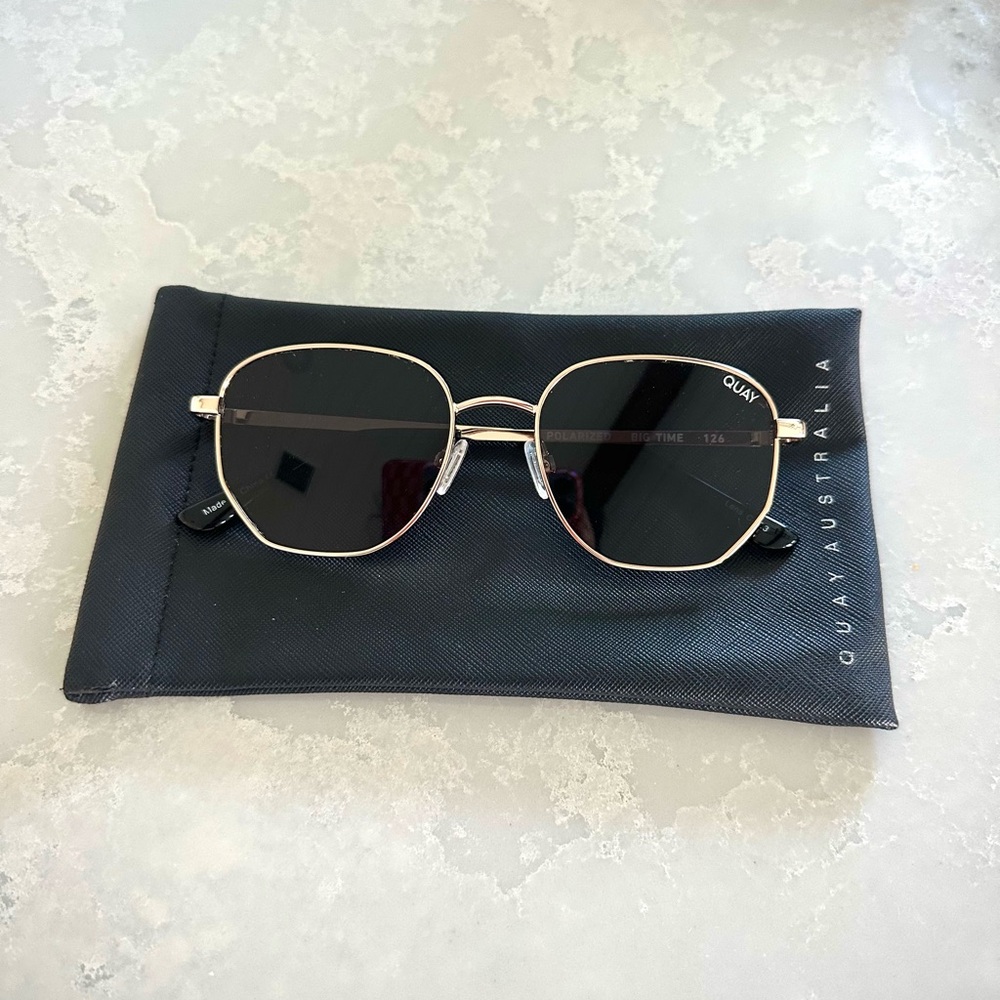Quay Australia Big Time Unisex Black & Gold Sunglasses